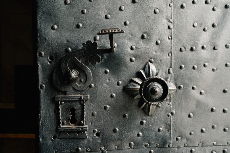 Beschlagene alte Kirchentür, Detail