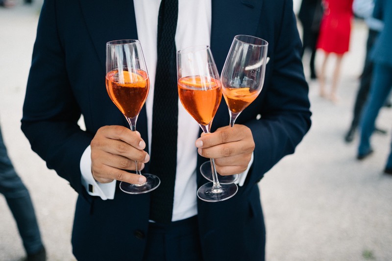 Aperol in der Hand