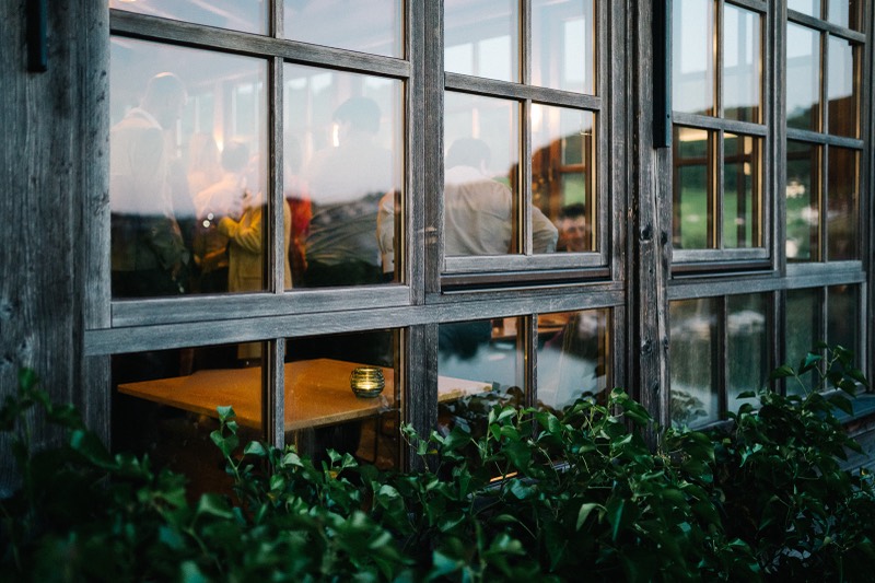 Fenster des Schlosses mit Spiegelung